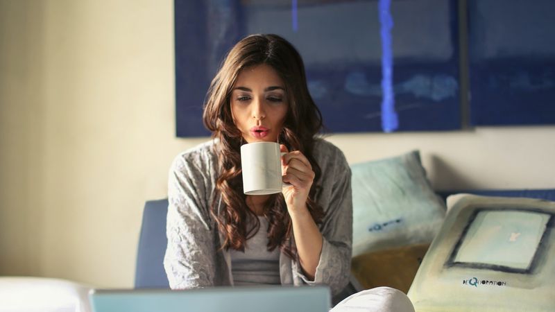 5 tehnici de relaxare cu efect imediat pe care le poți &icirc;ncerca acasă