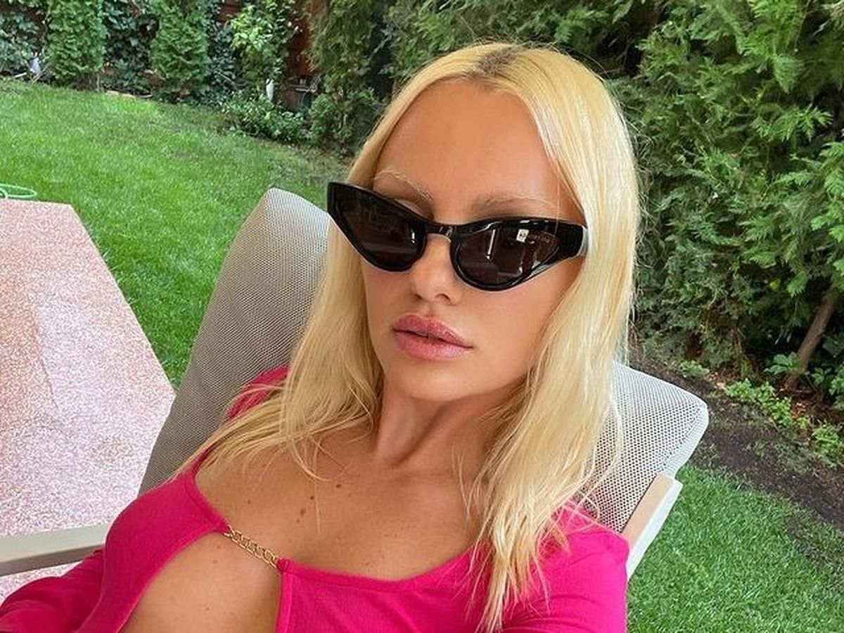 Alexandra Stan pozează din ce în ce mai HOT