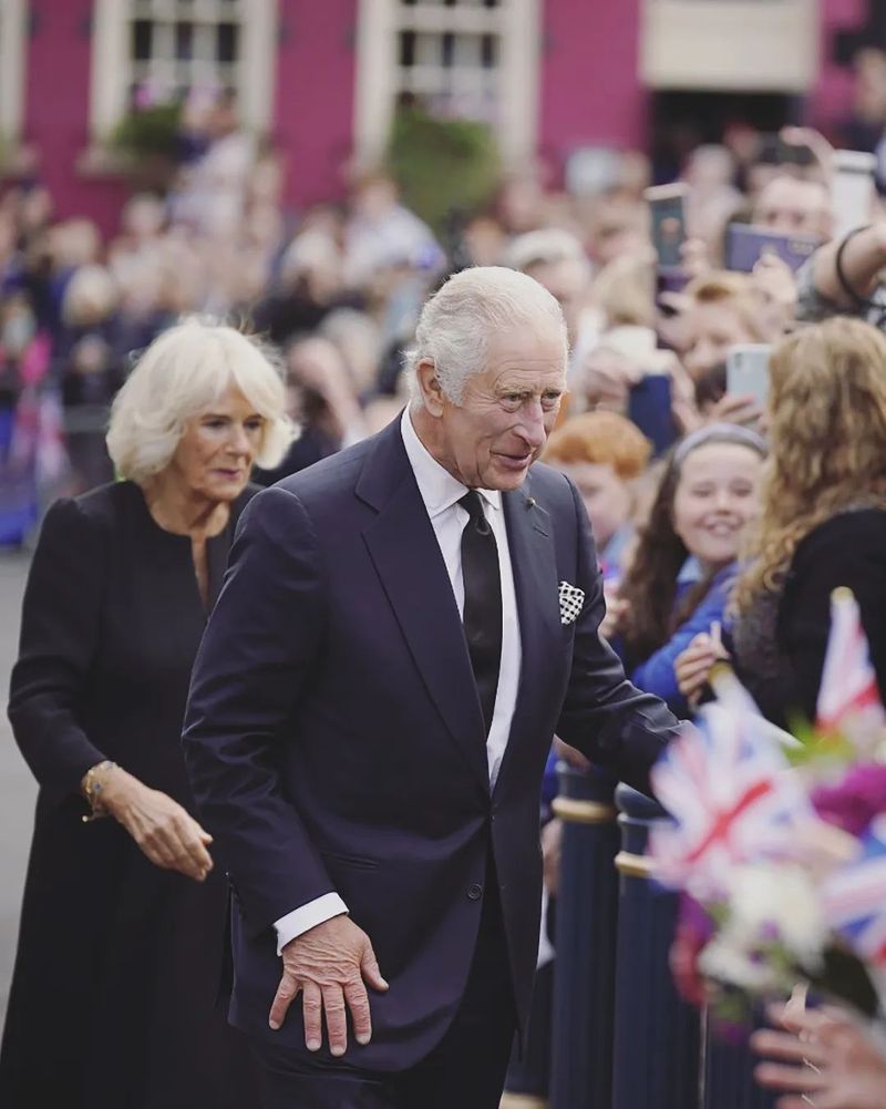 Cum arată noile modene cu chipul Regelui Charles al III-lea? Iată când vor intra acestea în circulație!