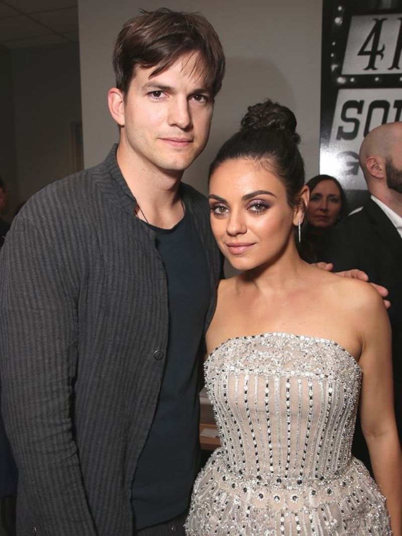 Declaraţia care i-a împărţit pe fani în două tabere. Ce obicei au Mila Kunis şi Ashton Kutcher când merg la toaletă