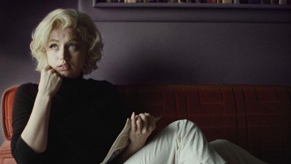 Filmul &rdquo;Blonde&rdquo; despre viața lui Marilyn Monroe a st&acirc;rnit numeroase critici. Telespectatorii l-au catalogat drept &bdquo;sexist&rdquo; și &bdquo;crud&rdquo;