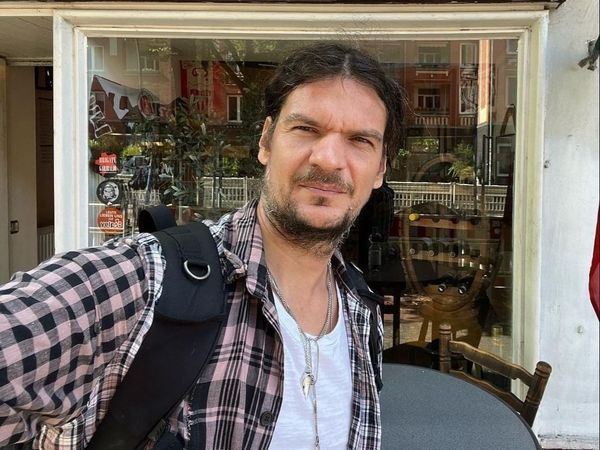 Tudor Chirilă, operat de urgență &icirc;n Germania. Cu ce probleme de sănătate se confruntă artistul: &bdquo;Am sperat că va ceda la tratament, dar țeapă!&rdquo;