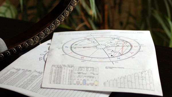 Horoscop zilnic 5 octombrie 2022: Unor nativi li se ia astăzi o mare greutate de pe umeri