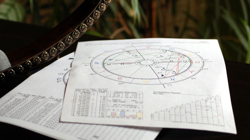 Horoscop zilnic 5 octombrie 2022: Unor nativi li se ia astăzi o mare greutate de pe umeri