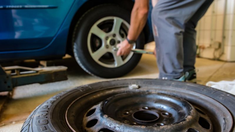 Codul Rutier 2022. C&acirc;nd trebuie puse cauciucurile de iarnă &icirc;n acest an?