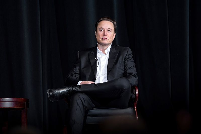 Elon Musk se gândește din nou să cumpere Twitter! Miliardarul vrea să creeze „o aplicație bună la toate”