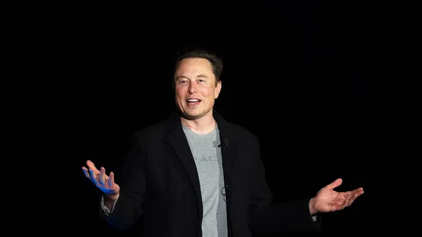 Elon Musk se gândește din nou să cumpere Twitter! Miliardarul vrea să creeze „o aplicație bună la toate”