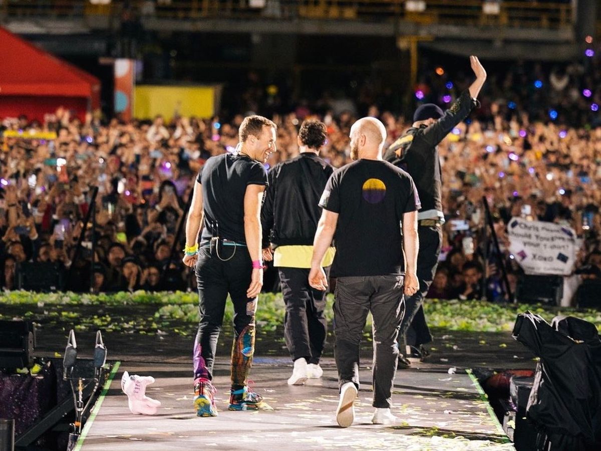 Vești proaste pentru fanii Coldplay! Trupa a anunțat că trebuie să își suspende turneul ”Music of the Spheres” 