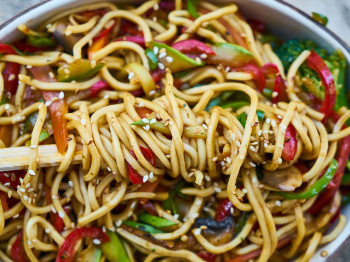 6 octombrie 2022: Ziua Noodles. Lucruri mai puțin cunoscute despre acești tăiței delicioși