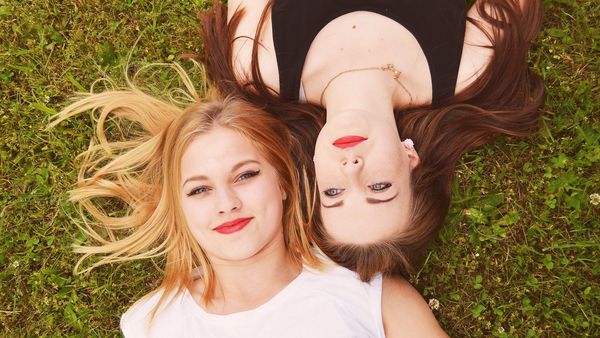 7 octombrie 2022: Ziua Zâmbetului. Cele mai frumoase mesaje pentru prietenii tăi de pe rețelele sociale