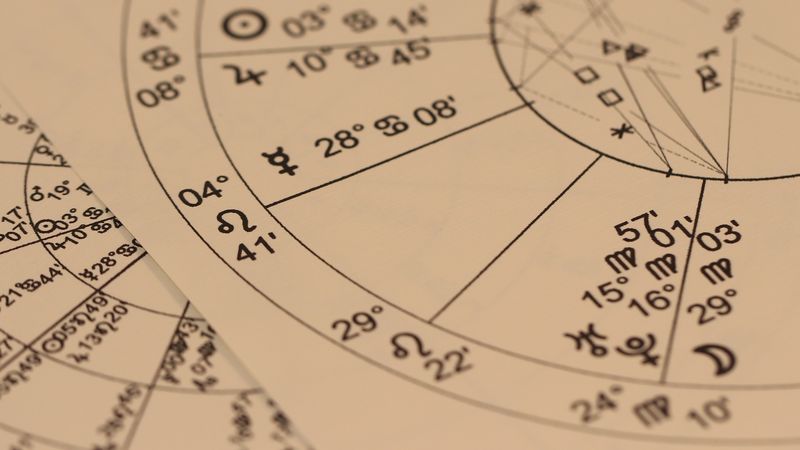 Horoscop zilnic 9 octombrie 2022: Luna Plină &icirc;n Berbec scoate la iveală conflicte interioare pentru unii nativi!
