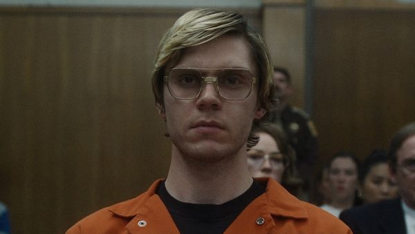 Serialul Netflix &rdquo;Dahmer - Monster: The Jeffrey Dahmer Story&rdquo;: Audiențe record &icirc;n SUA