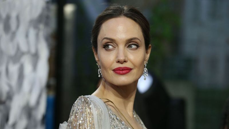 Brad Pitt reacționează dur la acuzațiile aduse de Angelina Jolie: „Nu va recunoaște nimic din ceea ce nu a făcut”