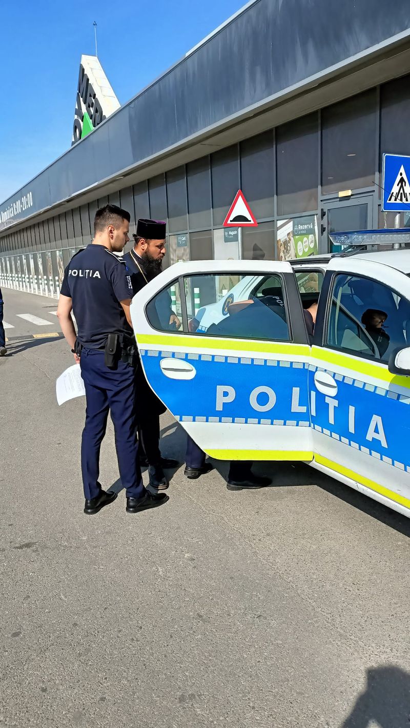 Bărbat îmbrăcat în preot, prins la furat în Craiova