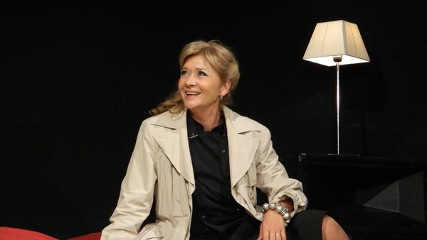 11 octombrie 2022: Catrinel Dumitrescu &icirc;și serbează ziua de naștere