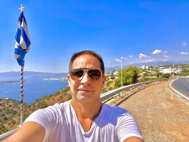 Dan Negru face dezvăluiri despre viața de familie. Vezi ce spune prezentatorul despre educația copiilor lui!