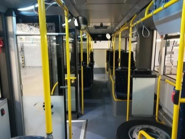 Orașul din țara noastră unde călătorii care urcă murdari &icirc;n autobuze sunt amendați! Consiliul Discriminării a decis să sancționeze municipalitatea