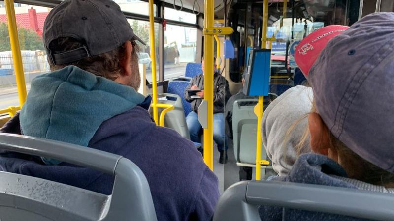 Orașul din țara noastră unde călătorii care urcă murdari în autobuze sunt amendați