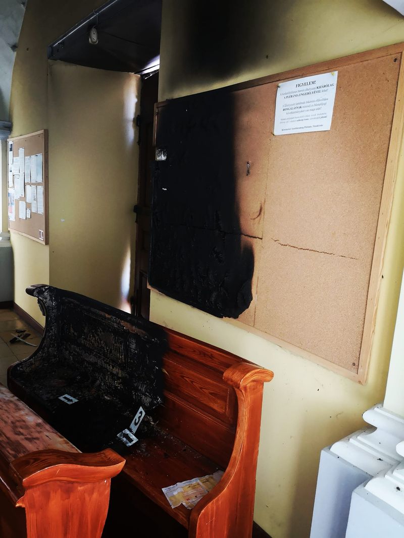 O biserică catolică din Ungaria a fost incendiată de un bărbat deranjat de sunetul clopotului 