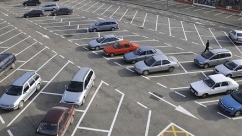 Un bucureștean a făcut credit la bancă pentru un loc de parcare. Sumă valorează c&acirc;t o garsonieră