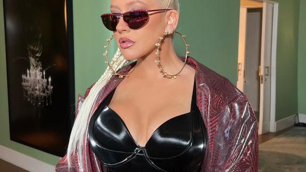 TEASER: Christina Aguilera lansează o nouă variantă a videoclipului "Beautiful"