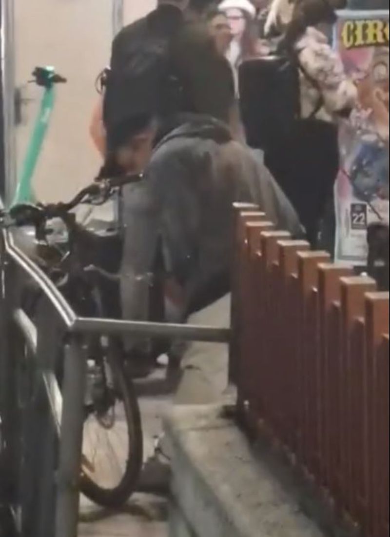 Un bărbat a furat o bicicletă, ziua în amiaza mare