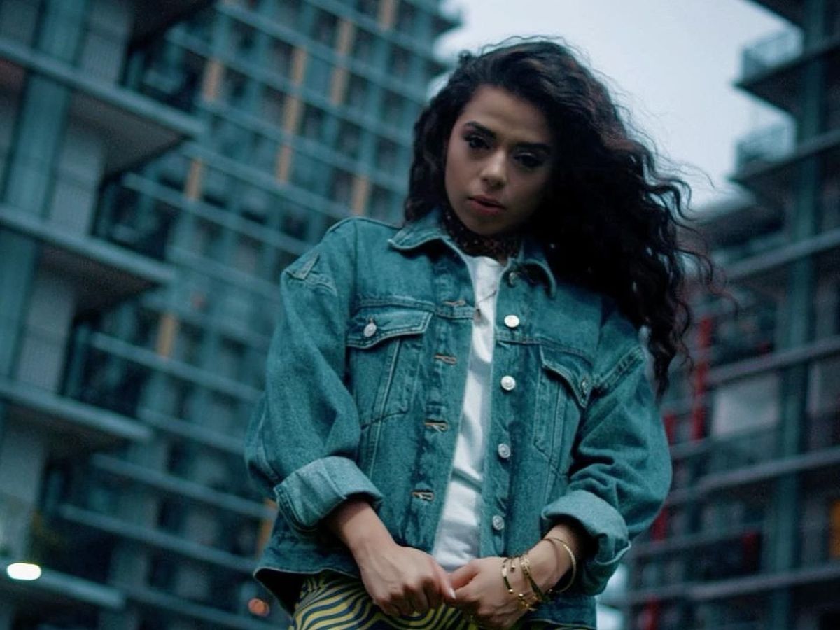 Eugenia Nicolae lansează „Pe câmpul cu florile”, prima piesă din trilogia dedicată marii interprete Maria Lătărețu