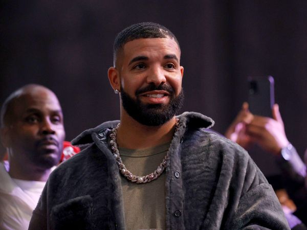 Ce record a dobor&acirc;t Drake? El este printre puținii artiști care au reușit această performanță!