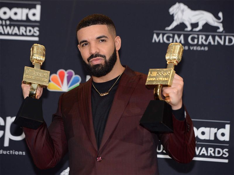 Ce record a doborât Drake? El este printre puținii artiști care au reușit această performanță!