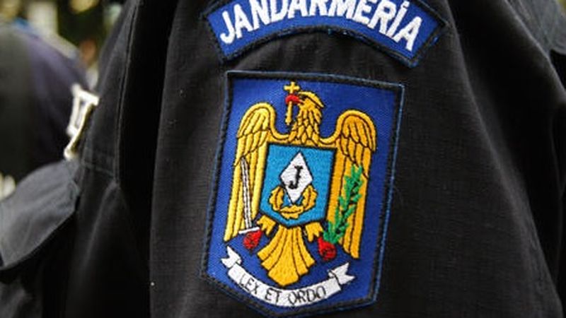 Dimineața Nebună: Scandal la Jandarmeria Maramureş. O angajată &icirc;l acuză pe inspectorul şef că a &icirc;ncercat să o sărute cu forţa - AUDIO