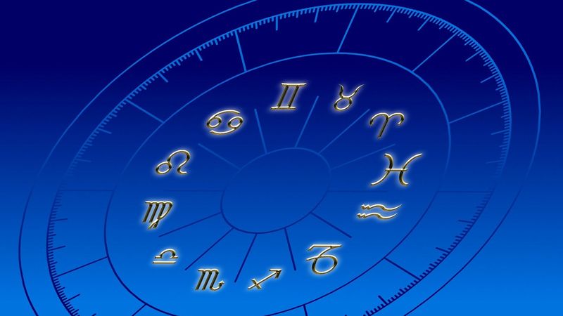 Horoscop de weekend 15-16 octombrie 2022: Vărsătorii au parte de multe surprize plăcute!