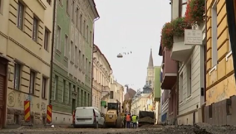 Dimineața Nebună: O stradă din Cluj a fost asfaltată de urgență cu ocazia vizitei Prințului Edward, fratele Regelui Charles al III-lea