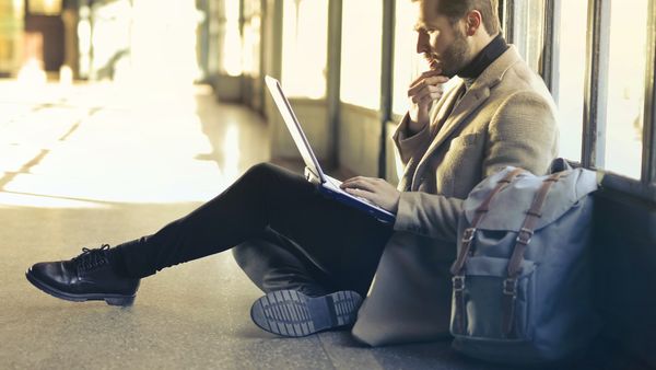 Cum planifici o călătorie de afaceri reușită 