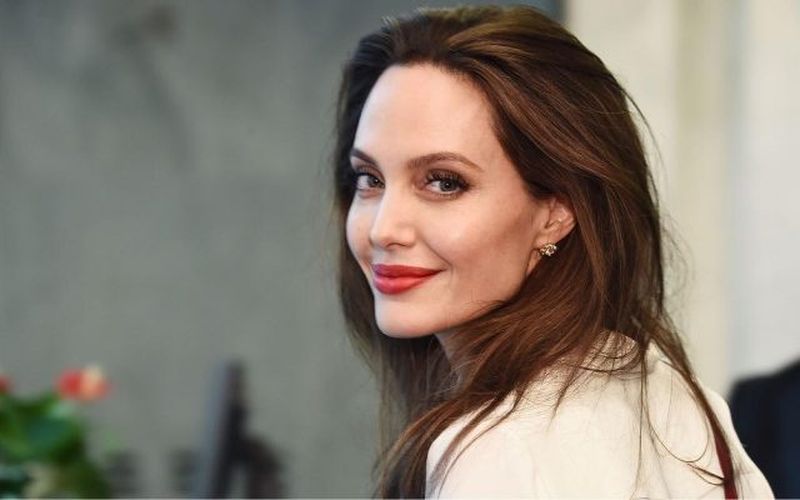 Angelina Jolie o va interpreta pe Maria Callas