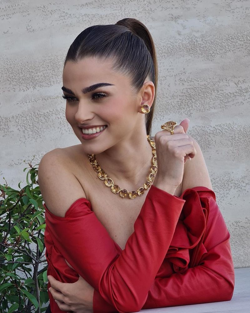 Fanii lui Theo Rose o critică din cauza operațiilor estetice. Ce a răspuns cântăreața?