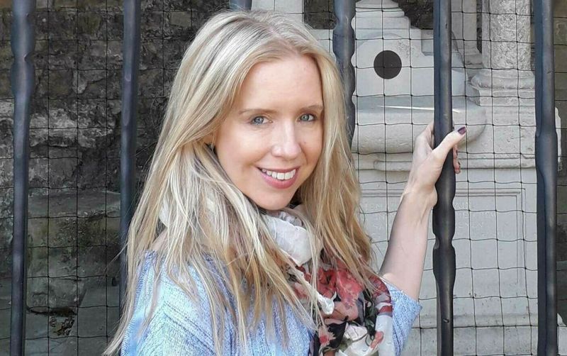 O femeie nu s-a dezbrăcat niciodată în fața soțului ei