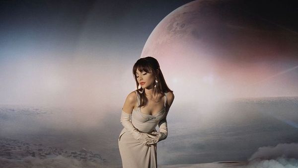 7 reguli stricte pe care le impune Ariana Grande personalului și asistenților ei