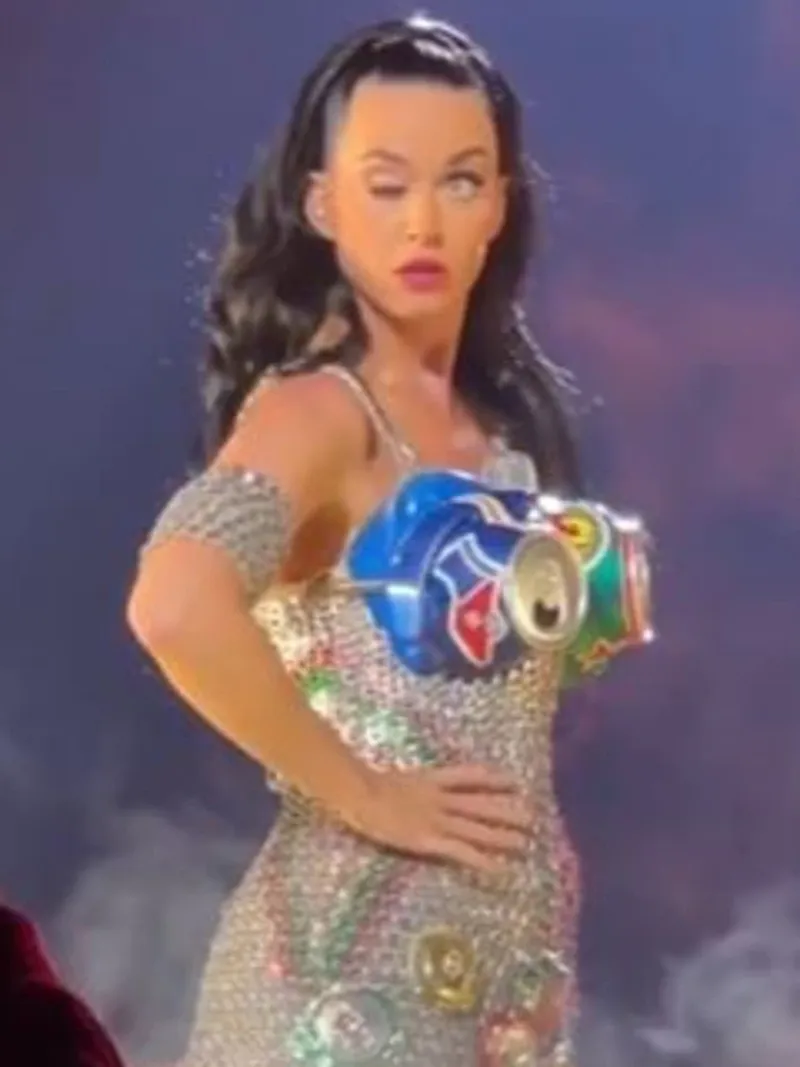 Katy Perry, primele declarații despre momentul viral în care i s-a blocat ochiul în timpul unui concert