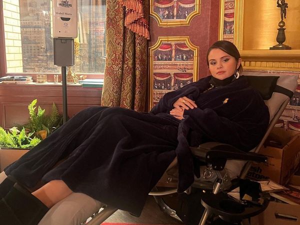 Selena Gomez are COVID-19! Actrița a fost nevoită să &icirc;și anuleze planurile din perioada următoare