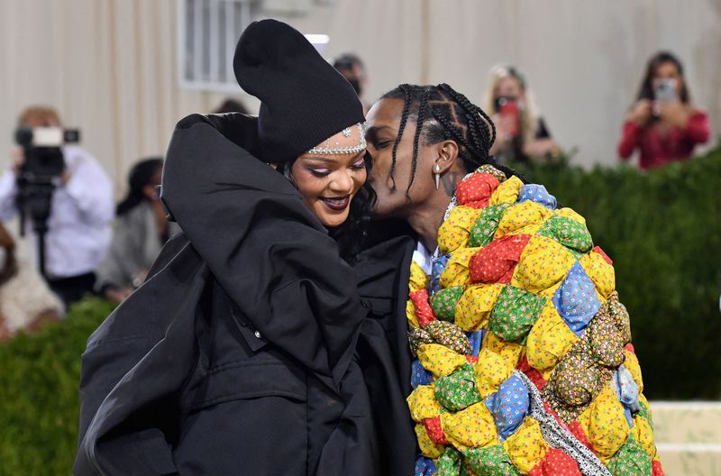 Cum a început povestea de dragoste dintre Rihanna și A$AP Rocky? Vezi aici cum s-au îndrăgostit cei doi cântăreți!