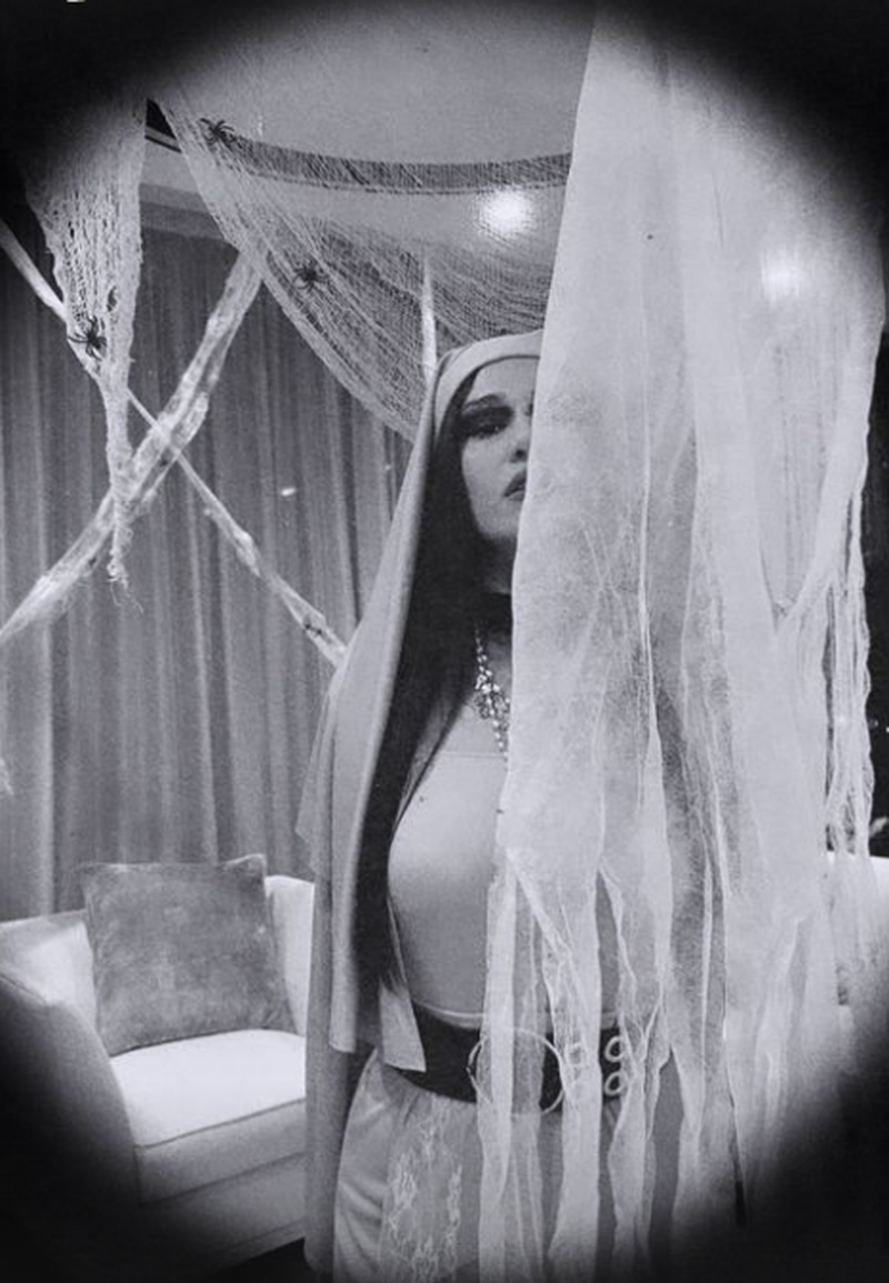 Cum s-au costumat artiștii de Halloween: Nicole Cherry, Dorian Popa, Cristina Ciobănașu, Cristina Ștefania