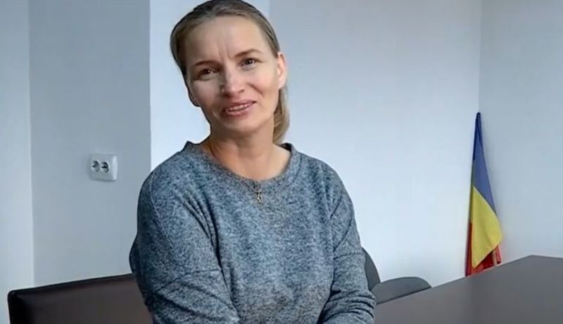 Primăriță preoteasă, acuzată că a pierdut banii de ajutoare la păcănele.