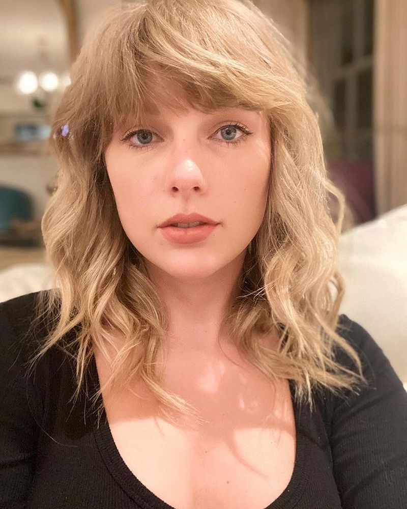 Taylor Swift, primul artist care revendică întregul top 10 în clasamentul Billboard Hot Songs 100