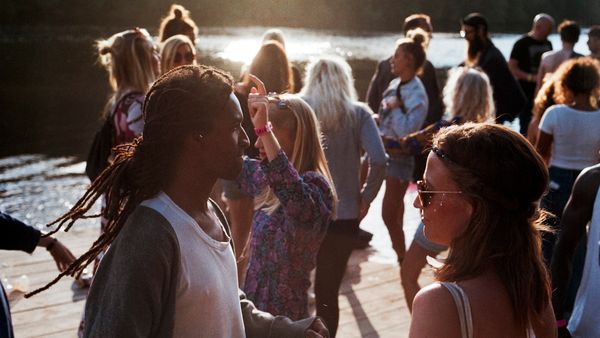 Dimineața Nebună. Motivul pentru care elvețienii nu ascultă manele. Audio