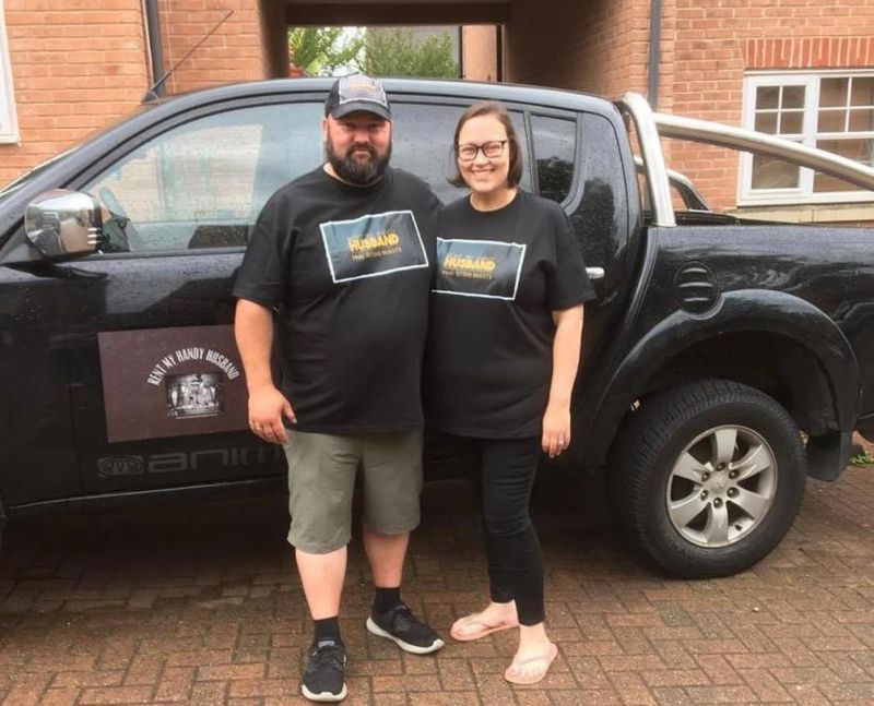  O femeie își închiriază soțul pentru 40 de lire pe oră