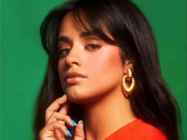 Camila Cabello a lansat piesa &bdquo;I&acute;ll Be Home For Christmas&rdquo;