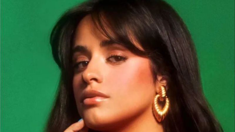 Camila Cabello a lansat piesa &bdquo;I&acute;ll Be Home For Christmas&rdquo;