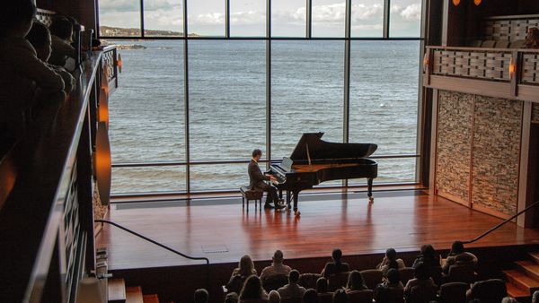 8 noiembrie 2022. Ziua Mondială a Pianistului