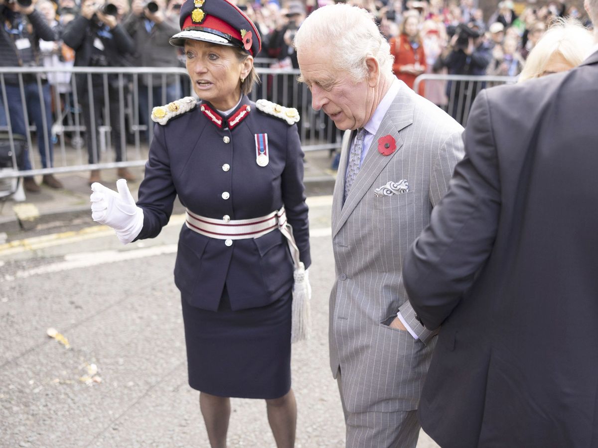 Dimineața Nebună: Regele Charles al III-lea, atacat cu ouă în timpul unei vizite în York. Suveranul era însoțit de regina consoartă Camilla - AUDIO