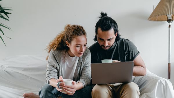 O femeie își închiriază soțul pe oră! Afacerea le aduce mai mulți bani decât au visat